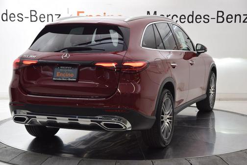 MANUFAKTUR Patagonia Red Metallic 2026 Mercedes-Benz GLC 300 Base