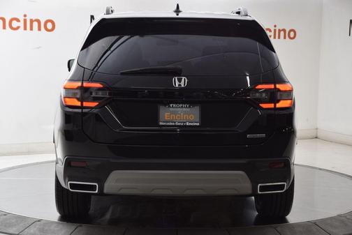 Crystal Black Pearl 2024 Honda Pilot Touring 8-Passenger
