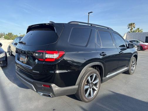 2024 Honda Pilot Touring 8-Passenger
