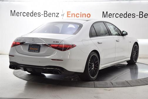 MANUFAKTUR Moonlight White Metallic 2026 Mercedes-Benz AMG S 63 E 4MATIC