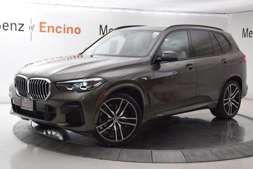 Manhattan Green Metallic 2023 BMW X5 xDrive40i