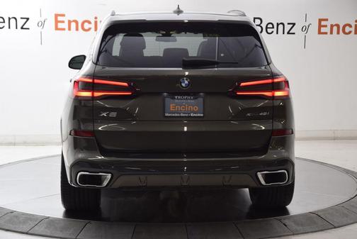 Manhattan Green Metallic 2023 BMW X5 xDrive40i