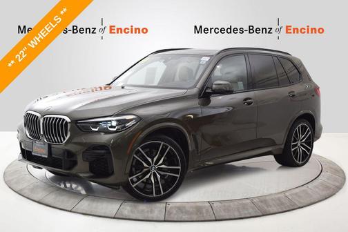 Manhattan Green Metallic 2023 BMW X5 xDrive40i