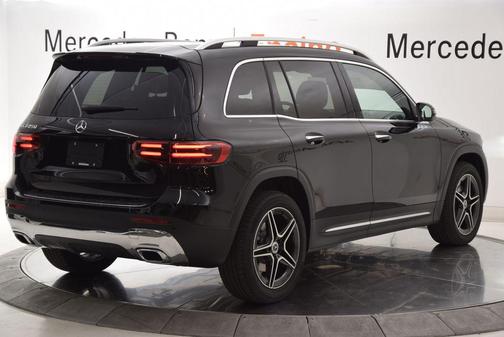 Night Black 2026 Mercedes-Benz GLB 250 Base
