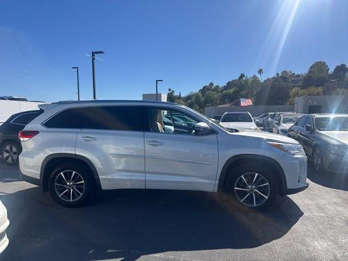 Blizzard Pearl 2018 Toyota Highlander XLE