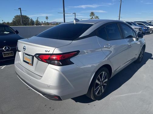 2021 Nissan Versa 1.6 SV