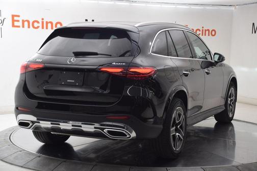 2026 Mercedes-Benz GLC 300 4MATIC