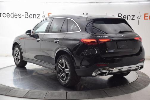 2026 Mercedes-Benz GLC 300 4MATIC
