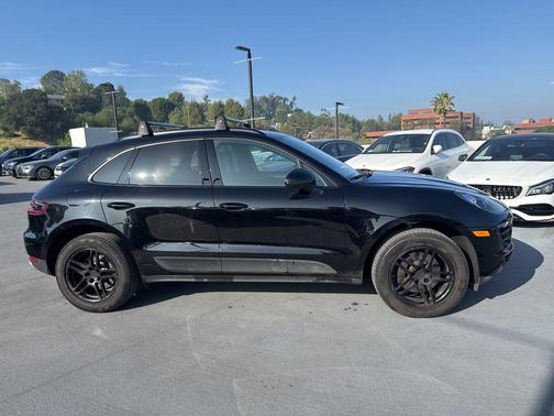 Black 2018 Porsche Macan Macan S
