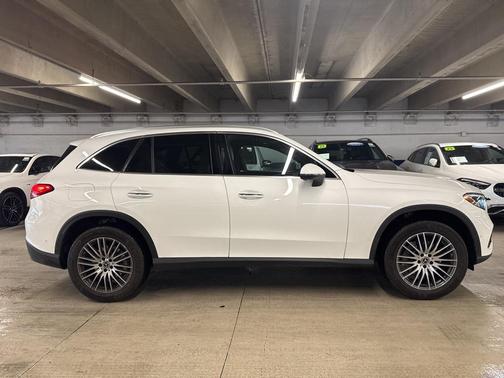 2026 Mercedes-Benz GLC 300 Base