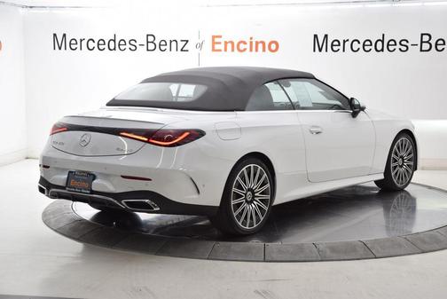 MANUFAKTUR Moonlight White Metallic 2026 Mercedes-Benz CLE 450 4MATIC