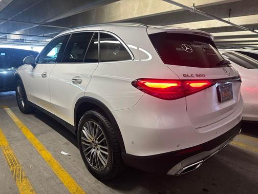 Polar White 2026 Mercedes-Benz GLC 300 4MATIC
