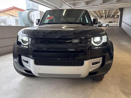 Santorini Black Metallic 2025 Land Rover Defender 90 P300 S