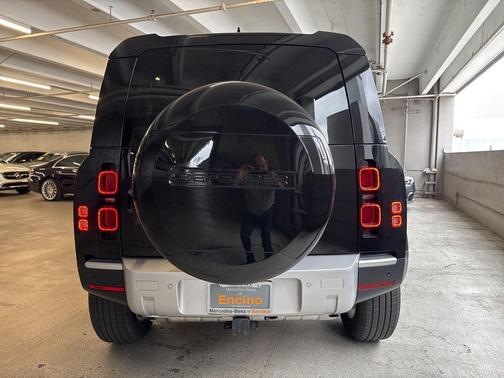 Santorini Black Metallic 2025 Land Rover Defender 90 P300 S