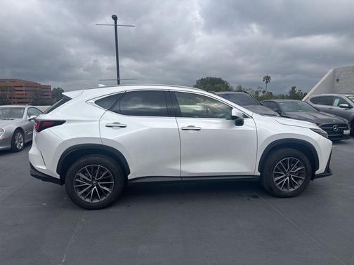 Eminent White Pearl 2024 Lexus NX 250 Base