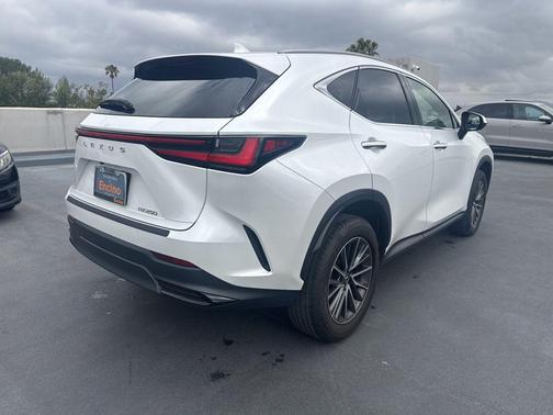 Eminent White Pearl 2024 Lexus NX 250 Base