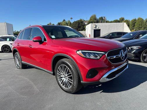 MANUFAKTUR Patagonia Red Metallic 2026 Mercedes-Benz GLC 300 Base