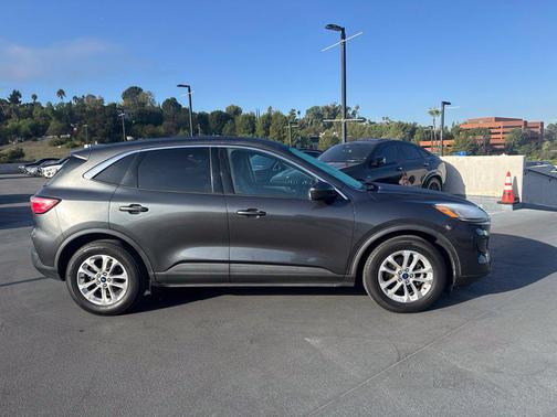 Magnetic Metallic 2020 Ford Escape SE