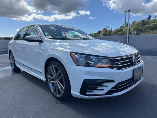 Pure White 2017 Volkswagen Passat 1.8T R-Line w/Comfort