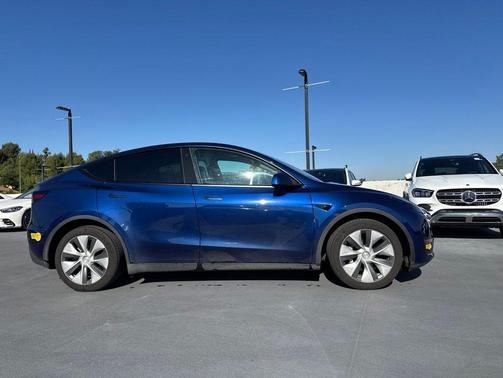 Deep Blue Metallic 2022 Tesla Model Y Long Range Dual Motor All-Wheel Drive