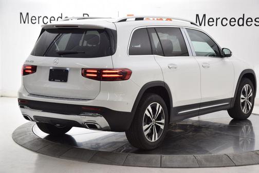 Polar White 2026 Mercedes-Benz GLB 250 Base