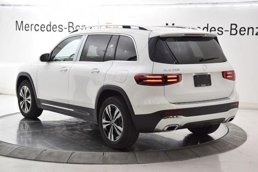 Polar White 2026 Mercedes-Benz GLB 250 Base