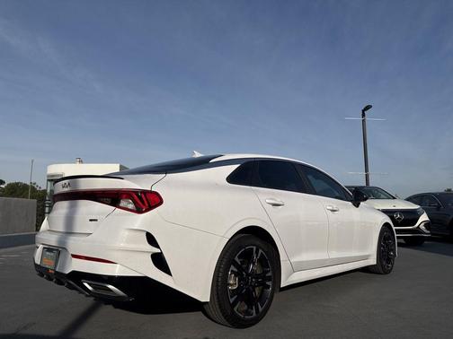 Glacial White Pearl 2024 Kia K5 GT-Line