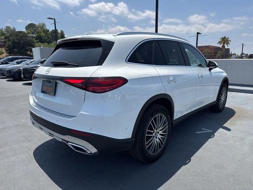 Polar White 2026 Mercedes-Benz GLC 300 Base