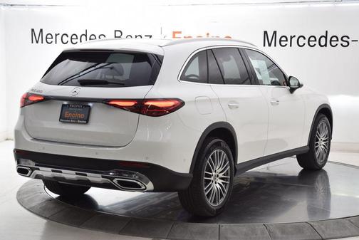 Polar White 2026 Mercedes-Benz GLC 300 Base