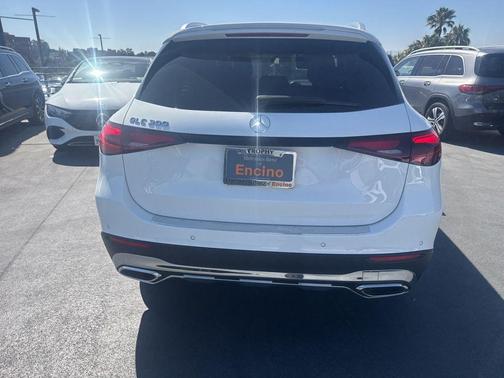Polar White 2024 Mercedes-Benz GLC 300 Base