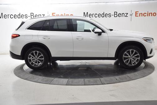 Polar White 2024 Mercedes-Benz GLC 300 Base