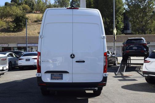 Arctic White 2024 Mercedes-Benz Sprinter 2500 High Roof