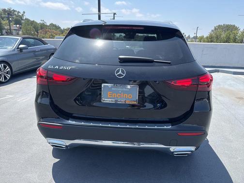 Night Black 2026 Mercedes-Benz GLA 250 4MATIC