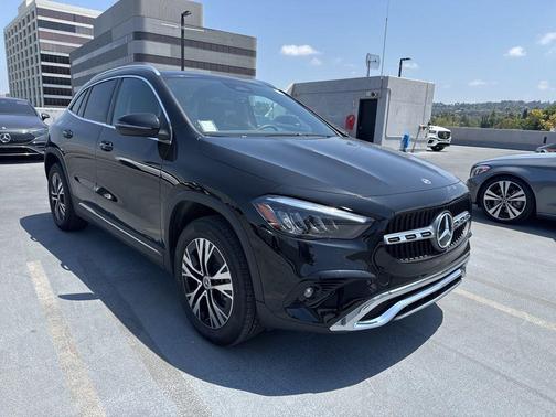 Night Black 2026 Mercedes-Benz GLA 250 4MATIC