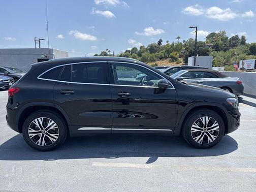 Night Black 2026 Mercedes-Benz GLA 250 4MATIC