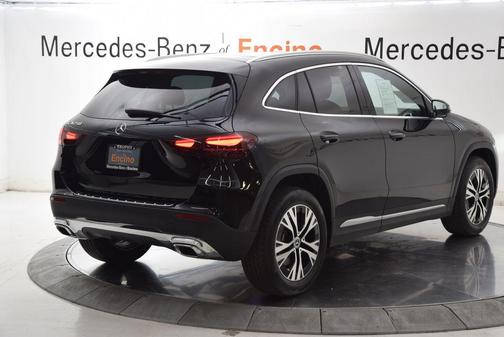 Night Black 2026 Mercedes-Benz GLA 250 4MATIC