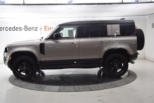 Lantau Bronze Metallic 2023 Land Rover Defender 110 V8
