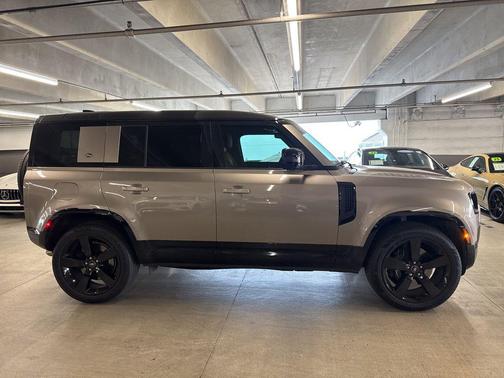 Lantau Bronze Metallic 2023 Land Rover Defender 110 V8