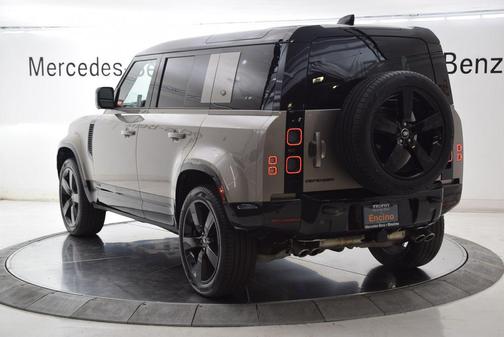 Lantau Bronze Metallic 2023 Land Rover Defender 110 V8