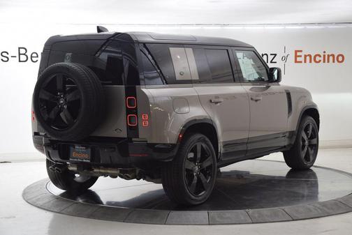 Lantau Bronze Metallic 2023 Land Rover Defender 110 V8
