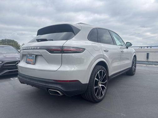 Chalk 2021 Porsche Cayenne Cayenne
