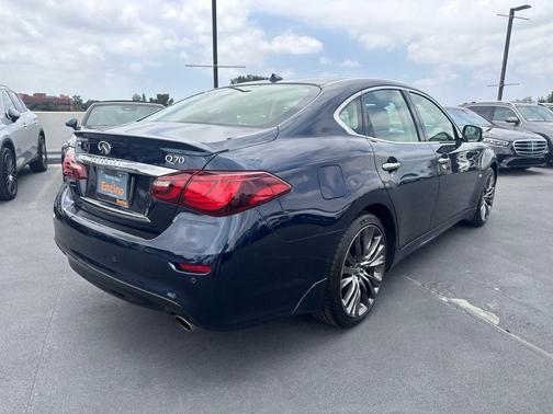 Hermosa Blue 2016 INFINITI Q70 3.7