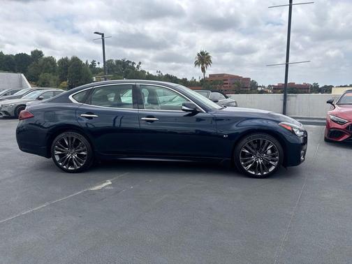 Hermosa Blue 2016 INFINITI Q70 3.7
