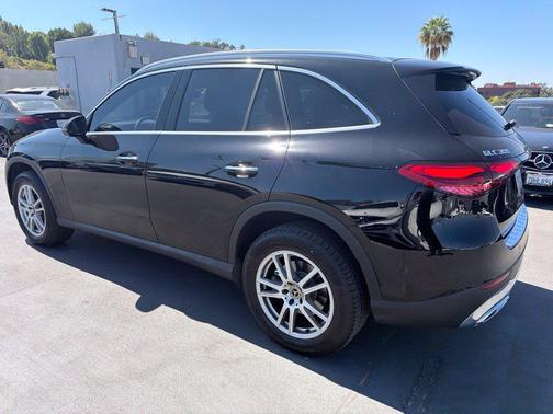 Black 2023 Mercedes-Benz GLC 300 4MATIC