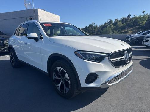 Polar White 2025 Mercedes-Benz GLC 350e Base