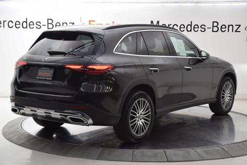 Graphite Grey Metallic 2026 Mercedes-Benz GLC 300 Base
