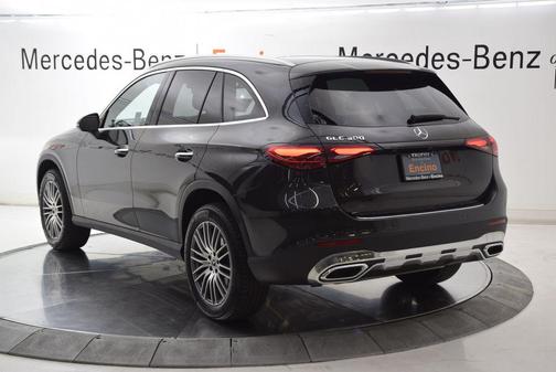 Graphite Grey Metallic 2026 Mercedes-Benz GLC 300 Base