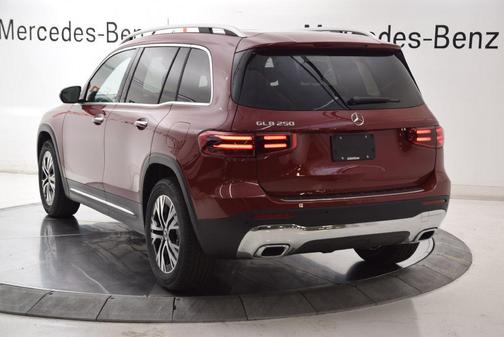 Patagonia Red 2026 Mercedes-Benz GLB 250 Base