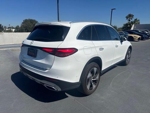 Polar White 2024 Mercedes-Benz GLC 300 Base