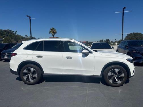 Polar White 2024 Mercedes-Benz GLC 300 Base